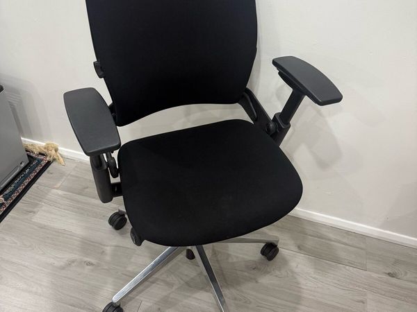 Steelcase Leap V2 Office Chair - Main image