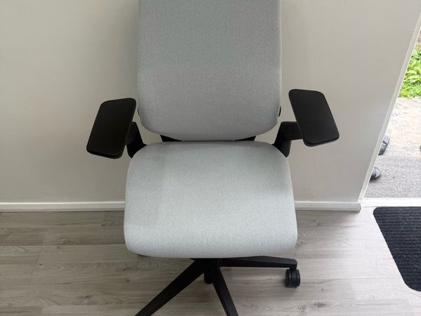 Steelcase Gesture Office Chair brand new - Main image