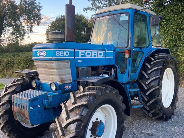 Ford 8210 - Main image