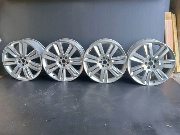 Jaguar 20" Supercharged Alloy wheels. - Main image