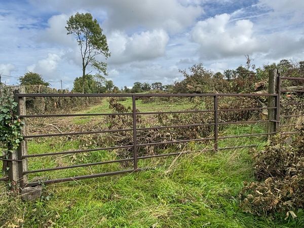 Old style farm gates - Main image