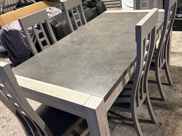 Kitchen table and chairs - Main image