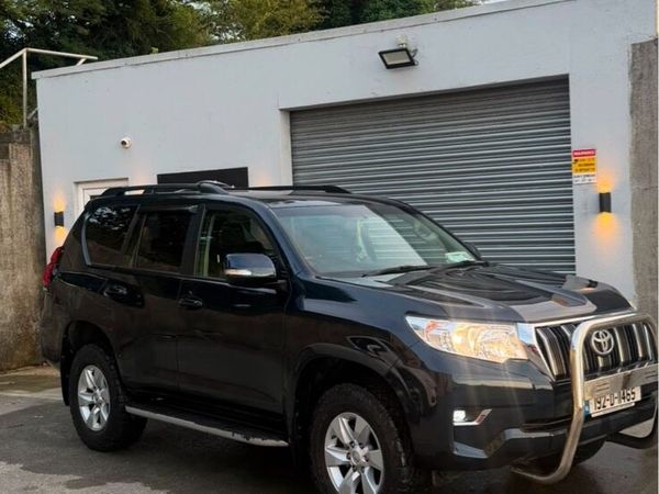 Toyota landcruiser business - Main image