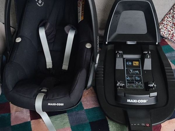 Car seat and iso fix bases - Main image