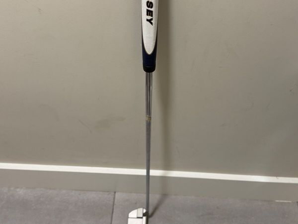 Golf putter excellent condition - Main image