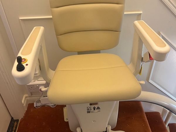 Curved stair lift - Main image