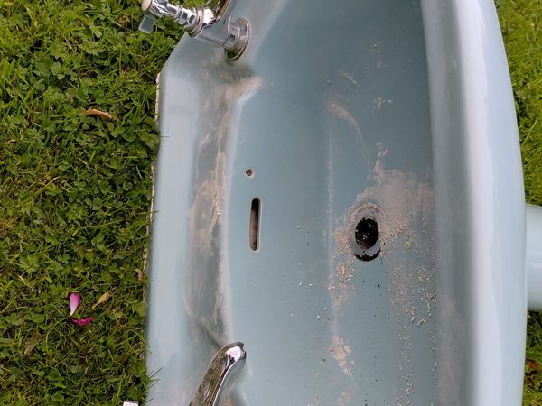 Retro Bath,toilet,sink and pedastal - Main image