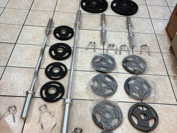 Additional Olympic Bars And Numerous Plates Set, Great Collection Or In Addition To Existing Set!!! - Main image