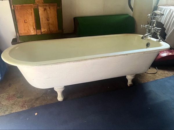 Antique Original Cast-Iron Bath (6ft) - Main image