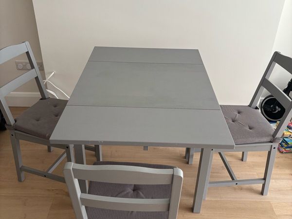 Drop leaf table and three chairs - Main image