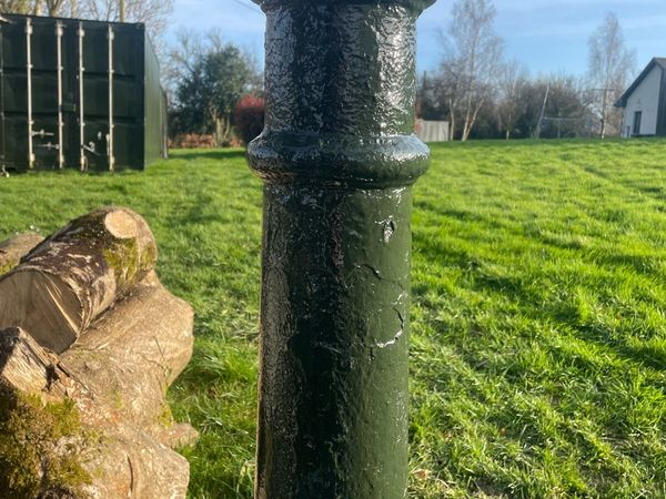 Cast iron post - Main image