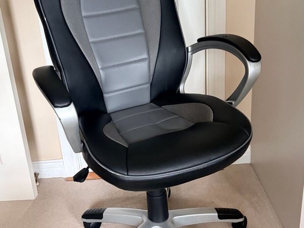 Office/ gaming chair - Main image