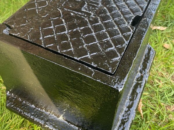 Cast iron water cover - Main image