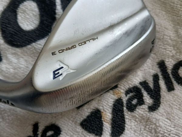 Taylormade wedge 54.11 with milled grind raw face - Main image