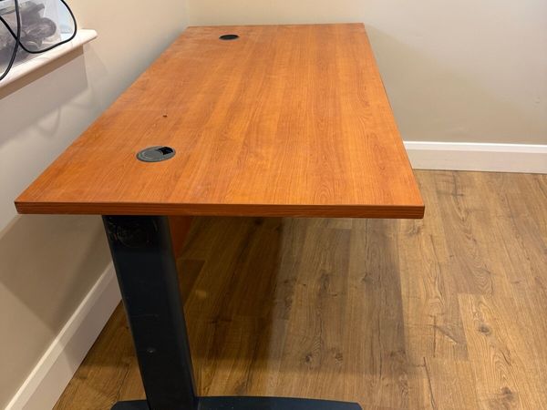 Five desks - Main image