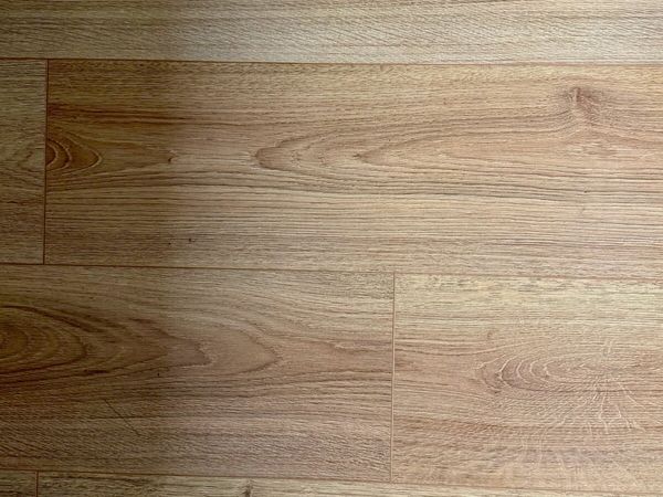 Brewery Oak Laminate floor 12.5m2 + underlay - Main image