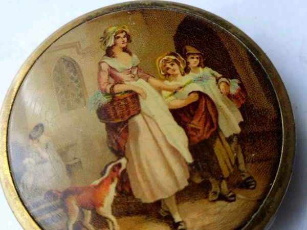 Ladies Ark Deco powder compact - Main image