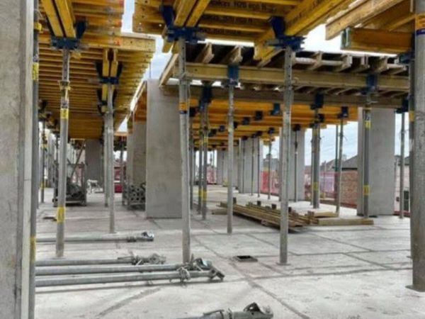 Formwork crew - Main image