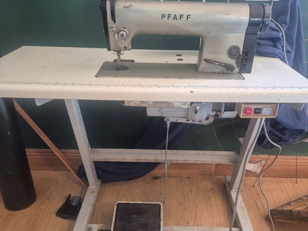 PFAFF Industrial Sewing Machine - Main image