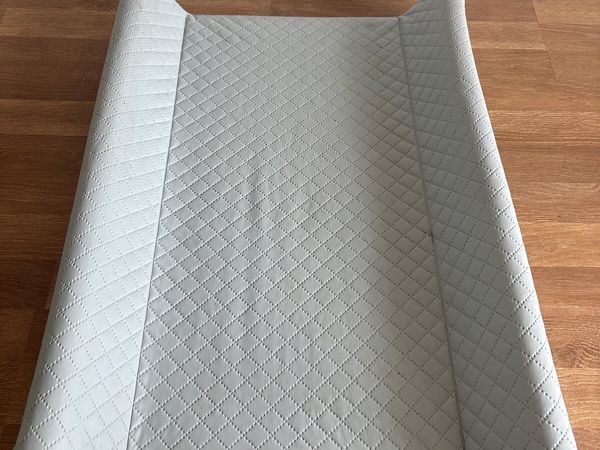 Changing mat (hard back) - Main image