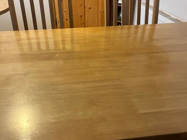 Table and chairs - Main image