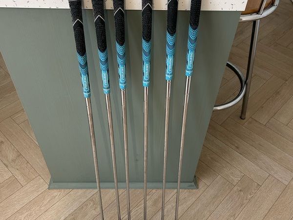 Taylormade SIM2 Max Irons 5-PW - KBS Max MT85 R flex shafts - Excellent Condition - Main image