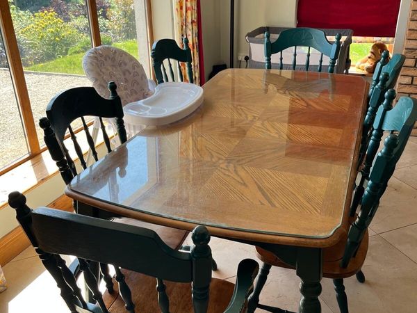 Dining table and chairs - Main image