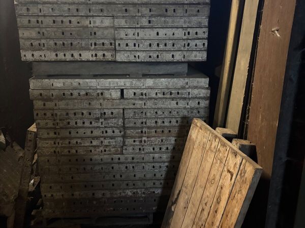 Shuttering pans - Main image