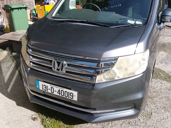 Honda stepwagon - Main image