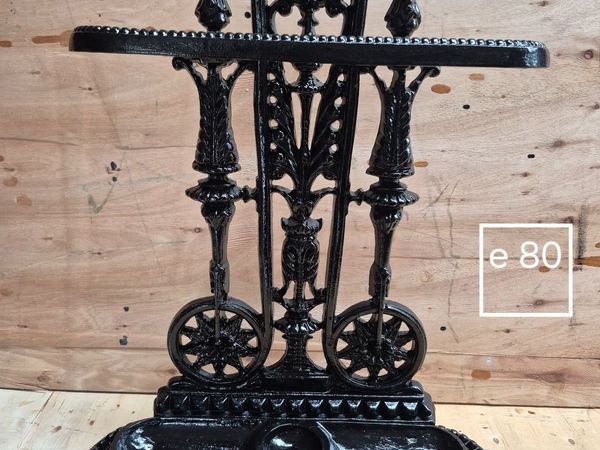 Cast iron umbrella, stick stand - Main image