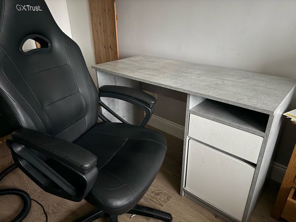 Study desk with chair - Main image