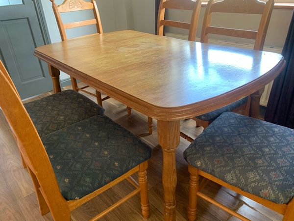Kitchen table and chairs - Main image