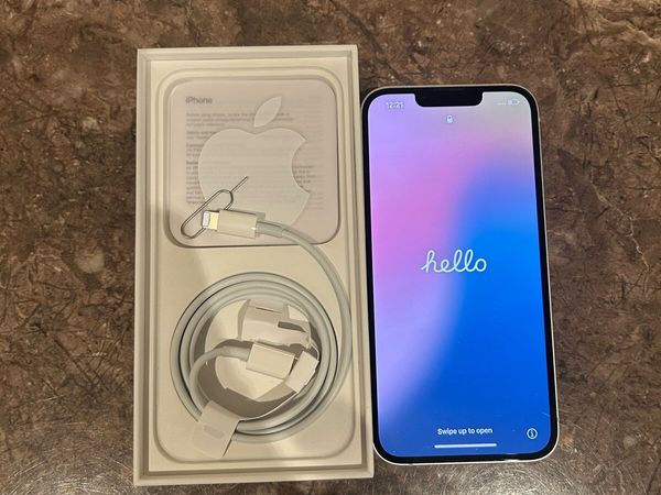 iPhone 13 - Main image
