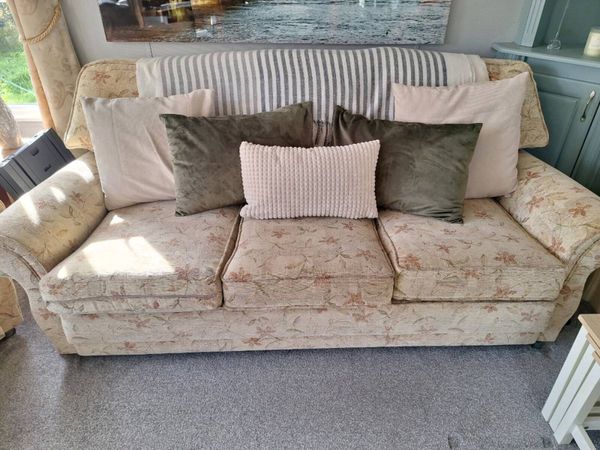 Couch and armchairs - Main image