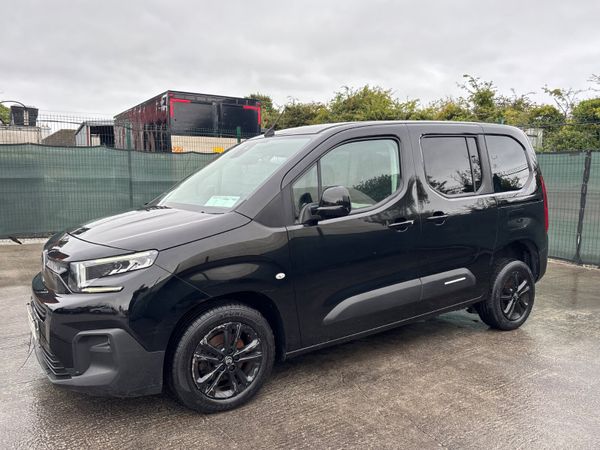 242 Citroen Berlingo Wheelchair accessible 1.5 Die - Main image