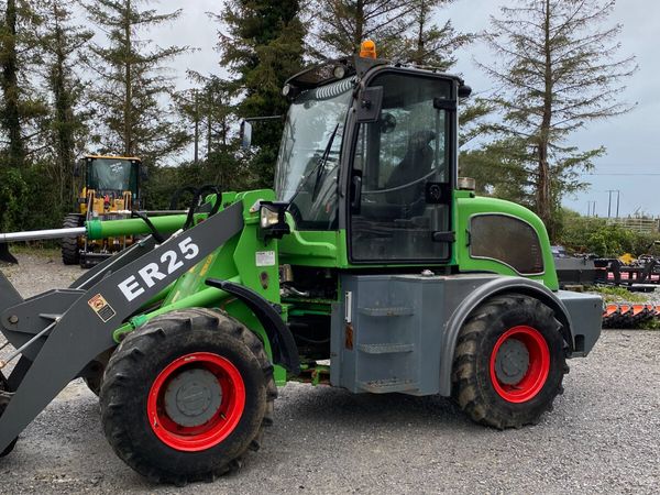 Everun ER 25 Farm Loader For Sale - Main image