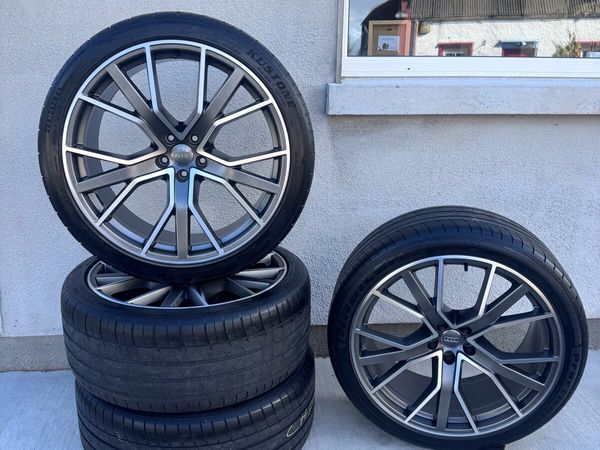 Genuine 22” Q7 Alloys - Main image