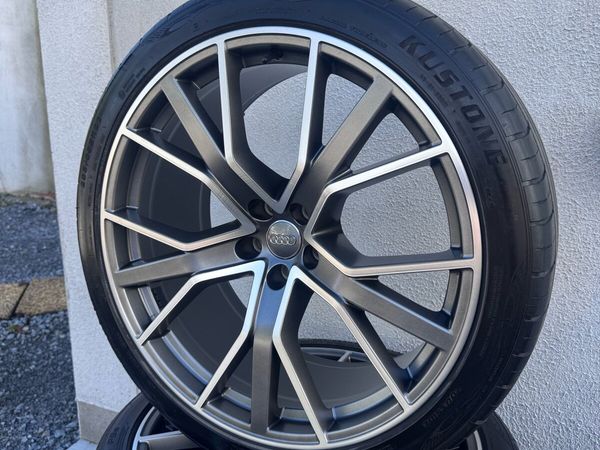 Genuine 22” Q7 Alloys - Main image