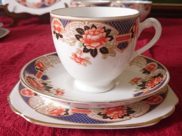 Vintage Plant Tuscan England Imari 15 Pc. Tea Set - Main image