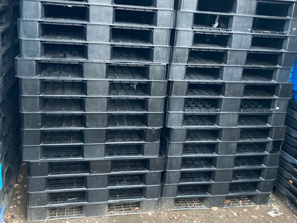 Plastic pallets - Main image