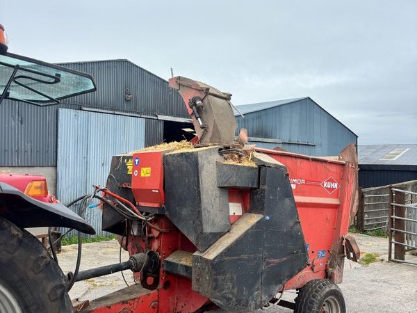 Bale Shredder & Spreader/ Straw Blower - Main image