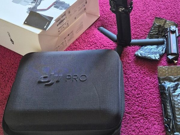 DJI Ronin RS3 Pro Combo Gimbal - Like new - Main image
