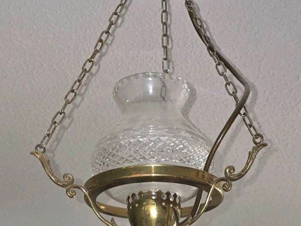 VICTORIAN BRASS LAMP With Real Crystal Glass Shade - Main image