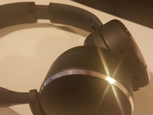 AKG Y500 - Bluetooth Headphones  in Sound E - Main image