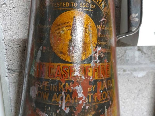 Old fire extinguisher - Main image