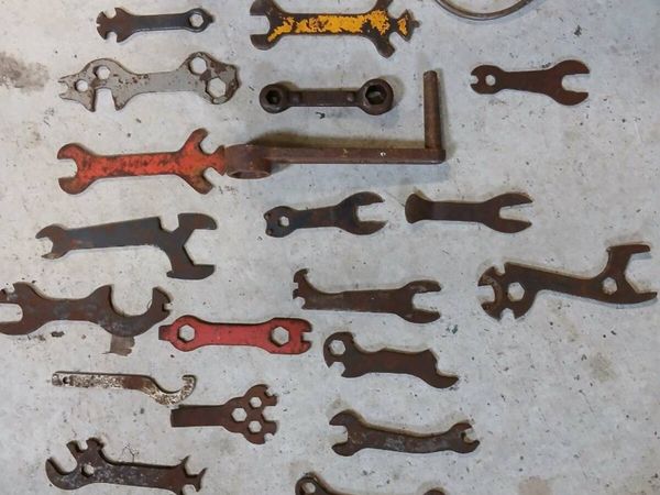 Vintage bicycle spanners - Main image