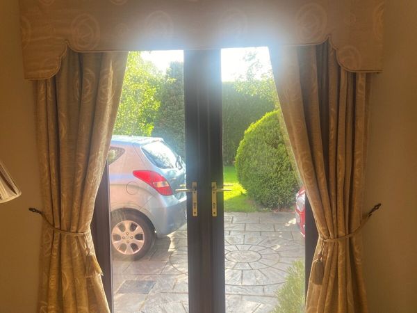 Curtains - Main image