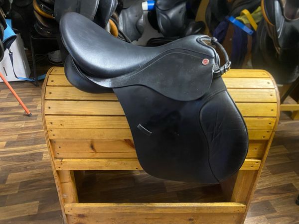 Claridge house black leather GP 17.5 saddle - Main image
