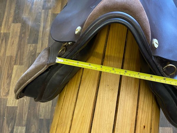 Suede and Leather working hunter  saddle - Main image