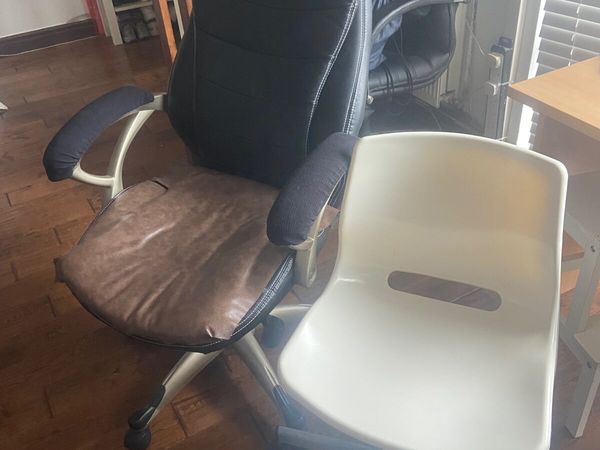 Free study chairs - Main image